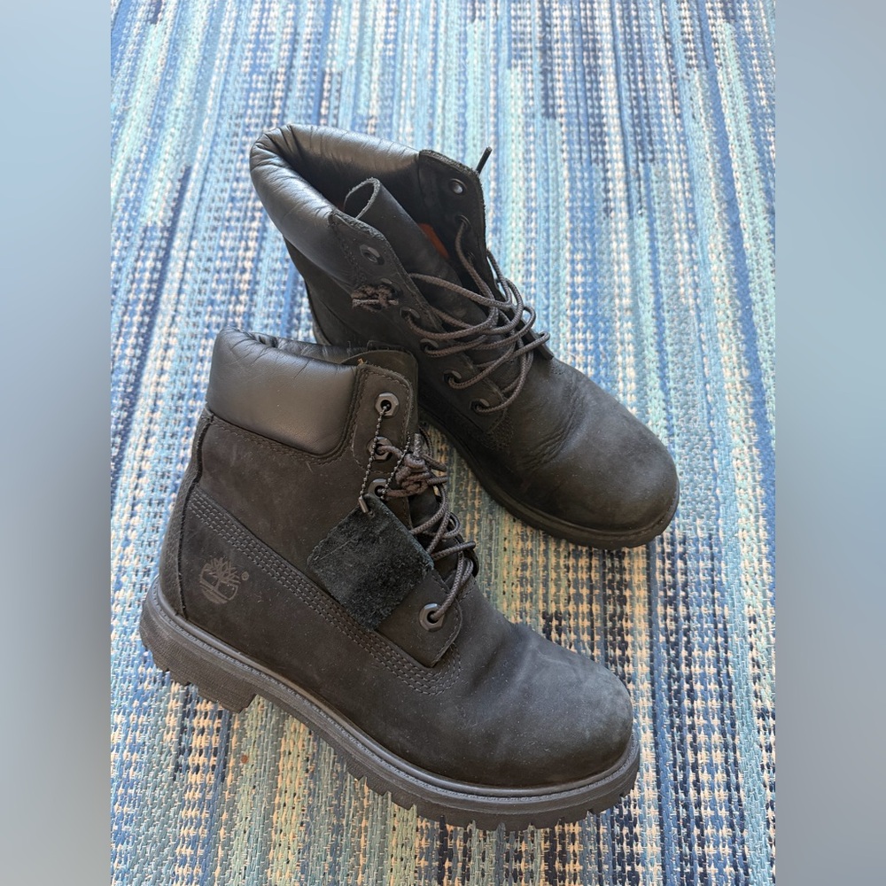 Timberland Classic 6IN Waterproof Boot, Black Nubuck size 7